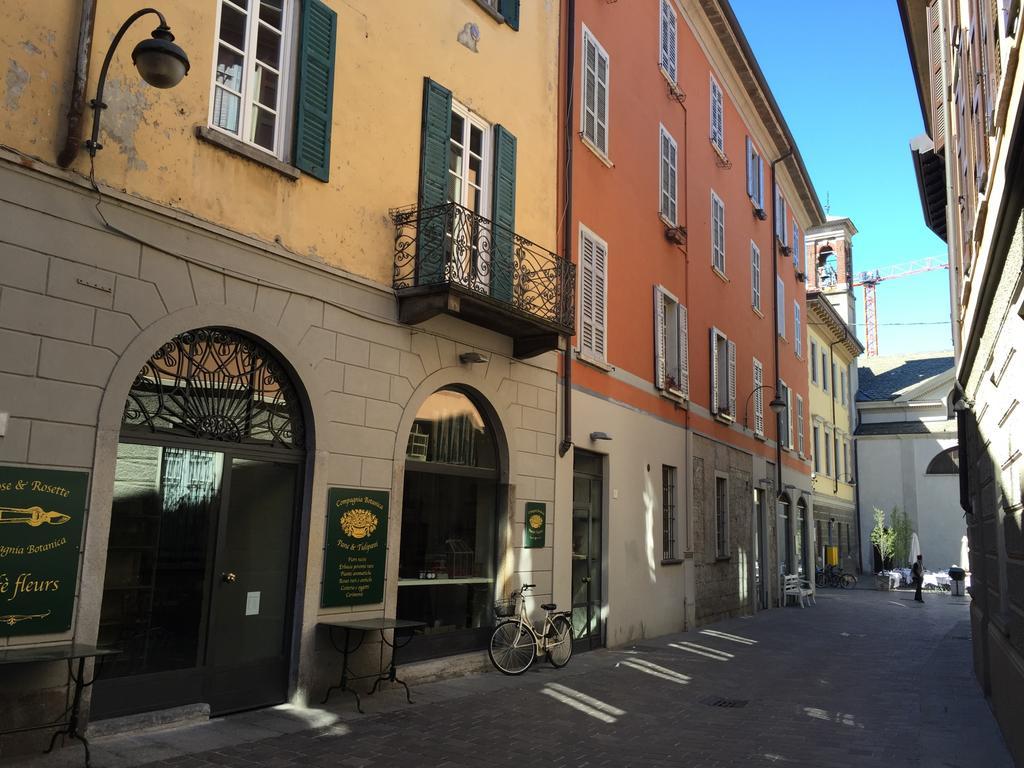 Ancient Courtyard Bonanomi 2 Bedroom Apartment Como Eksteriør bilde